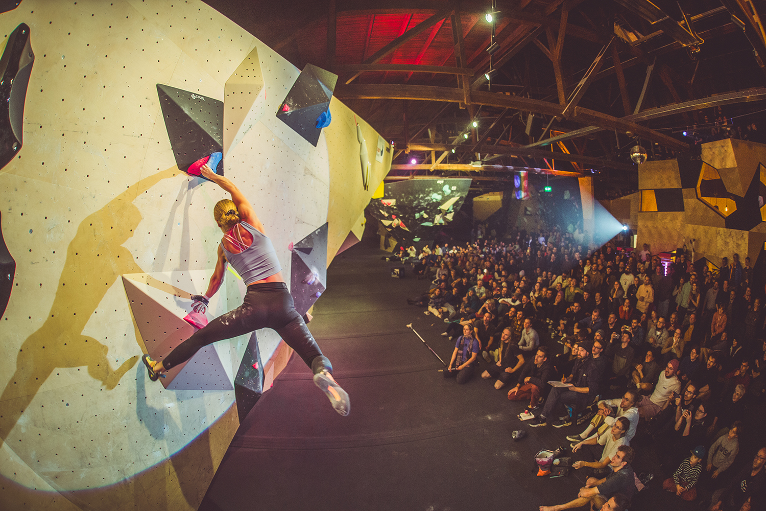 Alma Bestvatter im Finalboulder 2